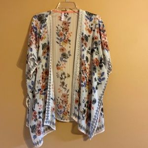 Short- Sleeve Kimono